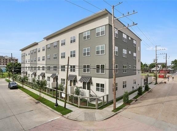 2100 ST THOMAS, New Orleans, LA 70130
