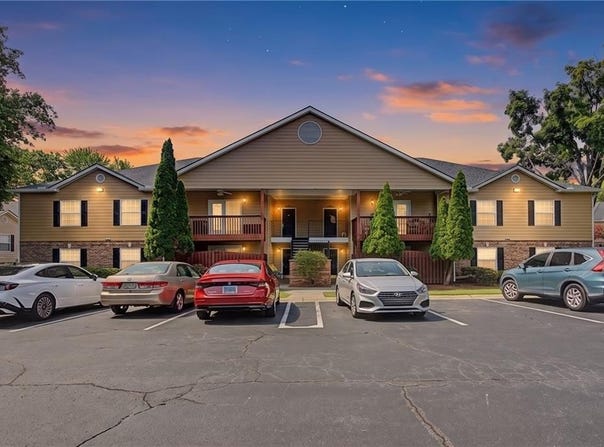 706 Brighton Point, Sandy Springs, GA 30328