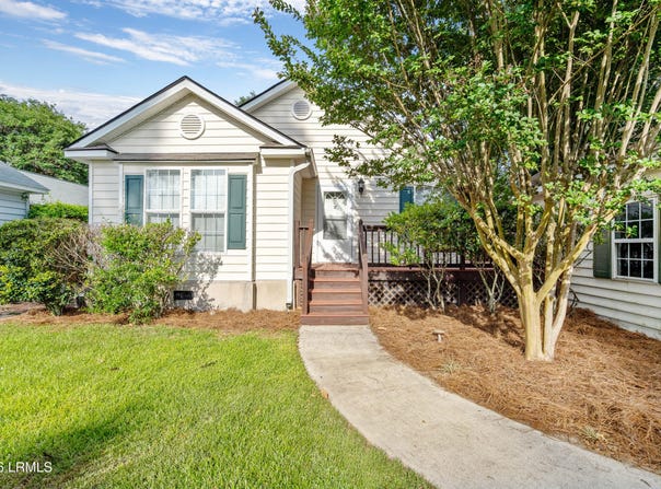 8 Wateree Court, Port Royal, SC 29902