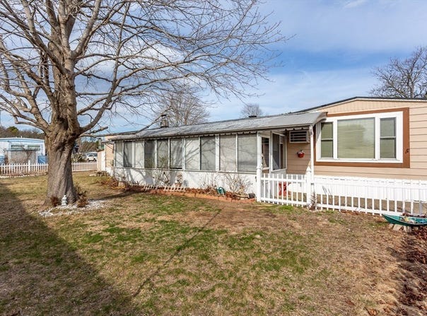20 Madeline St, Wareham, MA 02538