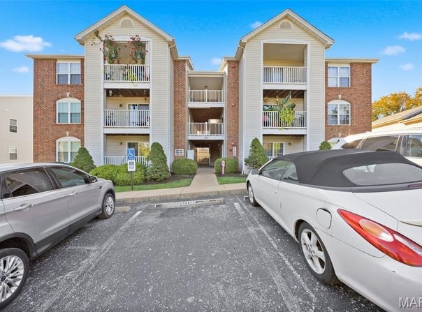 1220 River Chase Drive, Arnold, MO 63010
