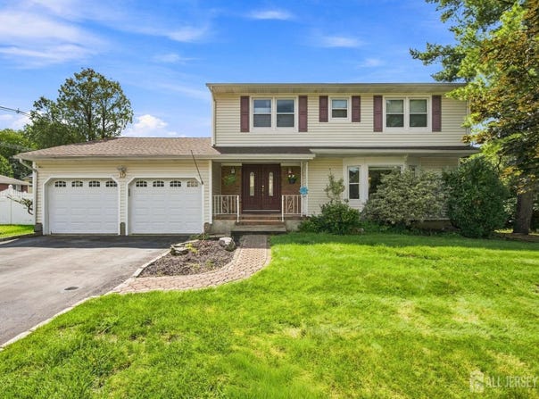 19 Ballo Place, Edison, NJ 08820