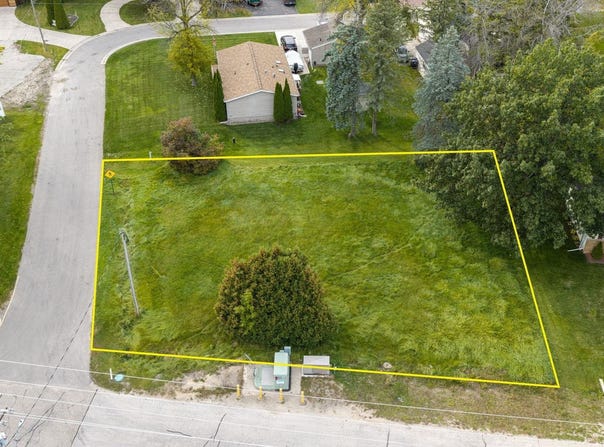 Pike Street, Cecil, WI 54111