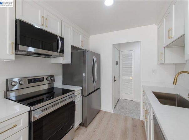 8975 Alcosta Blvd, San Ramon, CA 94583