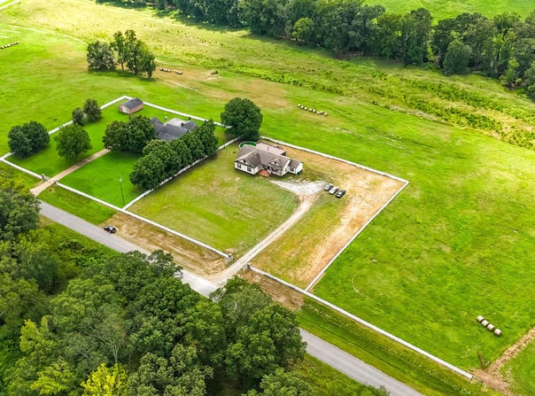 1241 CO RD 37, Fayette, AL 35555