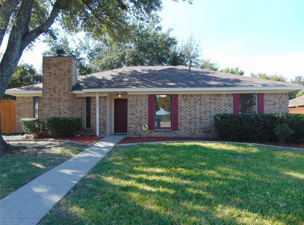 809 Broadmoor Drive, Mesquite, TX 75149