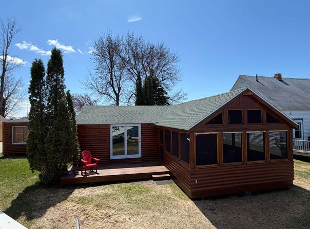 272 E Lakeshore Drive, Waubay, SD 57273
