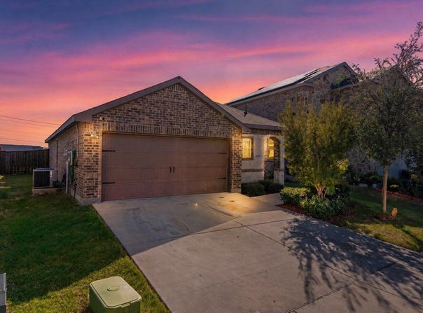1018 Old Oaks Drive, Forney, TX 75126