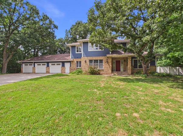 2527 Colony Circle, Saint Cloud, MN 56303