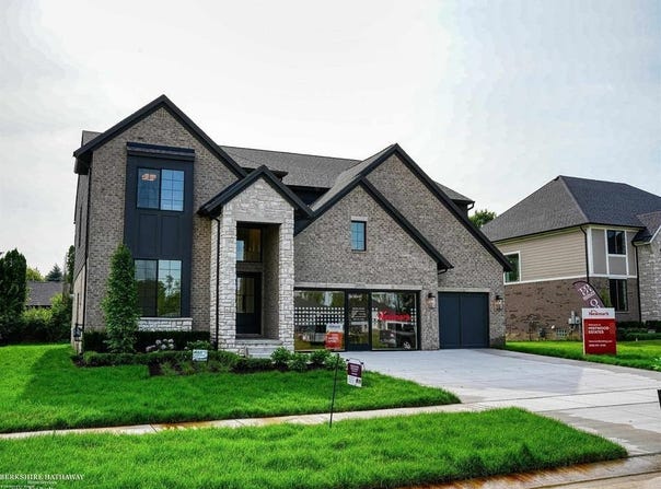24610 Sawgrass Drive, Macomb, MI 48042