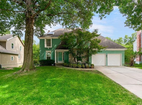 8543 Hallet Street, Lenexa, KS 66215