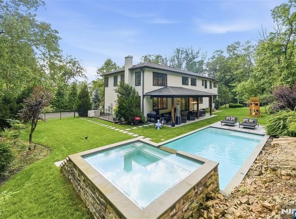 55 Kennedy Drive, Cresskill, NJ 07626