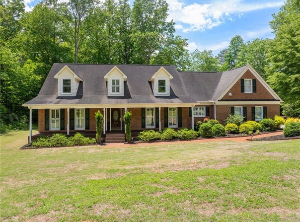 208 Cedar Dale Drive, Central, SC 29630