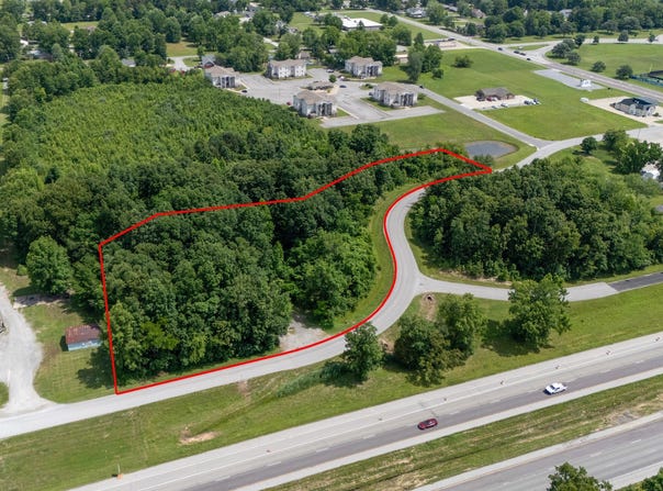 1110 Pin Oak Drive, Carterville, IL 62918