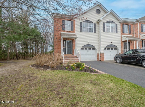 128 Heron Court, Manalapan, NJ 07726