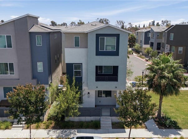 916 E 3RD ST, Santa Ana, CA 92701