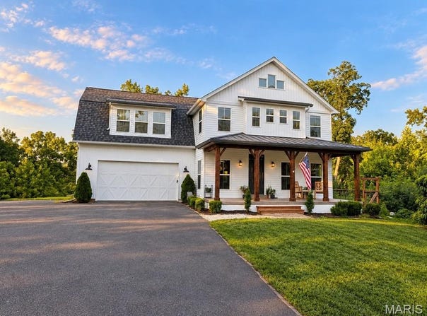 272 Spring House Valley, Pacific, MO 63069