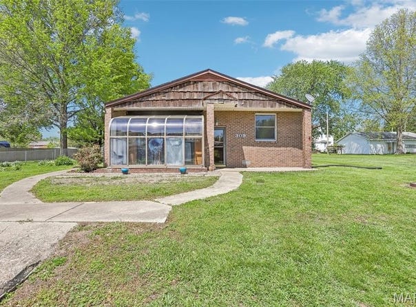 309 E 3rd South Street, Mount Olive, IL 62069