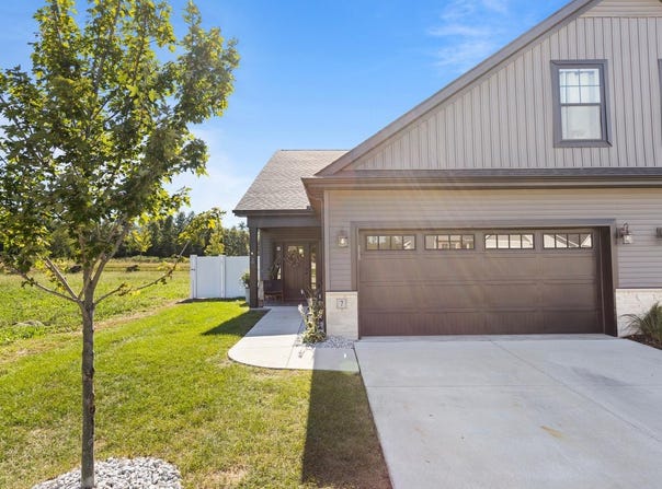 7 Prairie Trail, Monticello, IL 61856