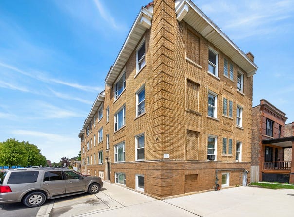 2247 S 49th Avenue, Cicero, IL 60804