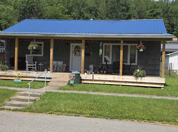 361 MAPLE Avenue, Philippi, WV 26416