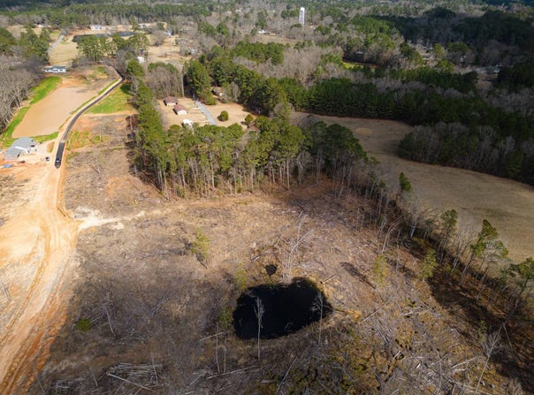 Forest Glen Drive, Laurel, MS 39443