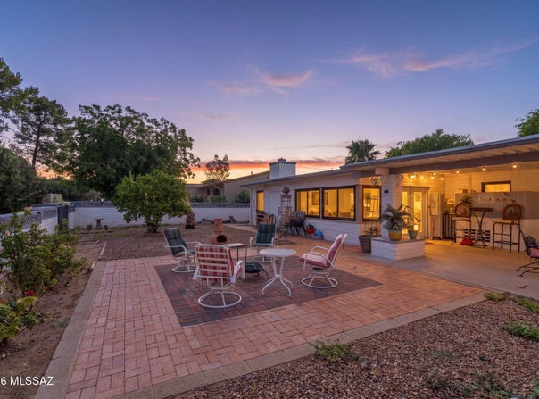32 E La Espina, Green Valley, AZ 85614