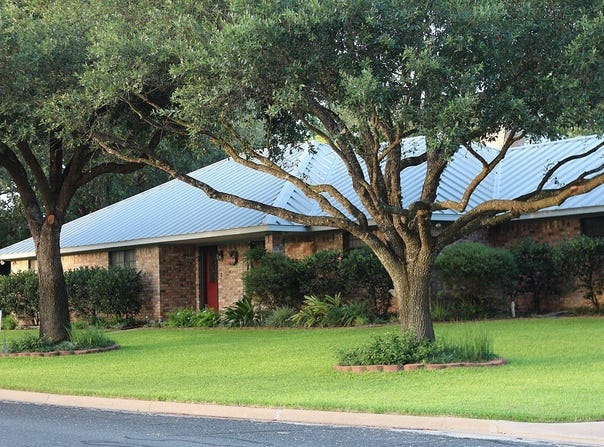 108 Meadow Drive, Schulenburg, TX 78956