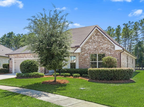 94 Campfire Cove, Freeport, FL 32439