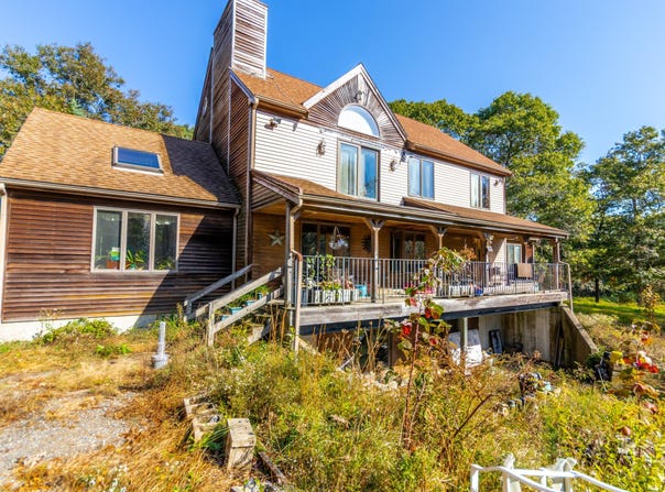 31 Quashnet Road, Mashpee, MA 02649