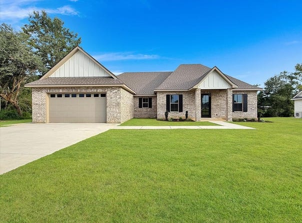 38 S Caesar Oaks Drive, Carriere, MS 39426