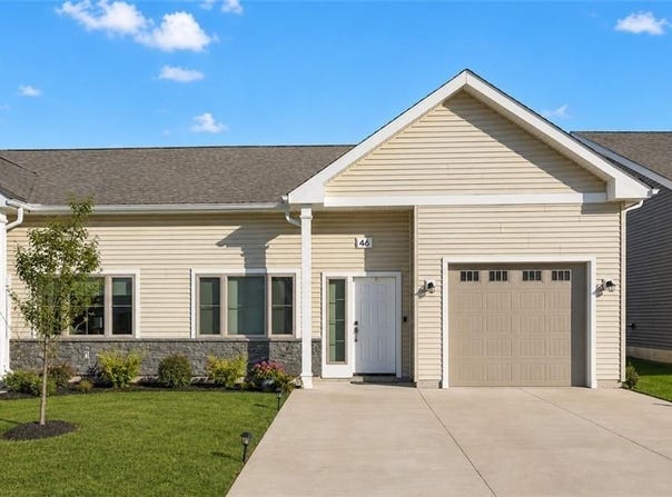 46 West Valley Circle, West Warwick, RI 02893