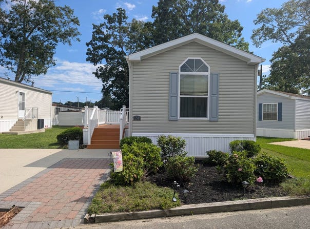 24 Quick St, Egg Harbor Township, NJ 08234