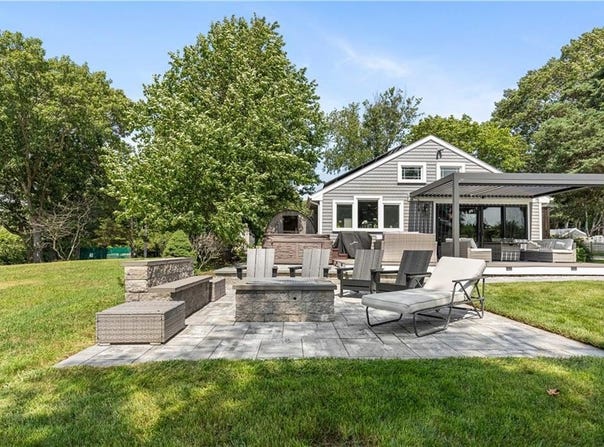 35 Sylvia Drive, Warwick, RI 02886