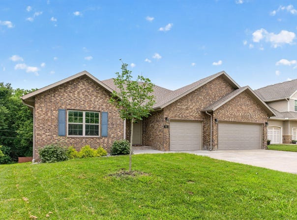 831 N Grapevine Road, Springfield, MO 65802