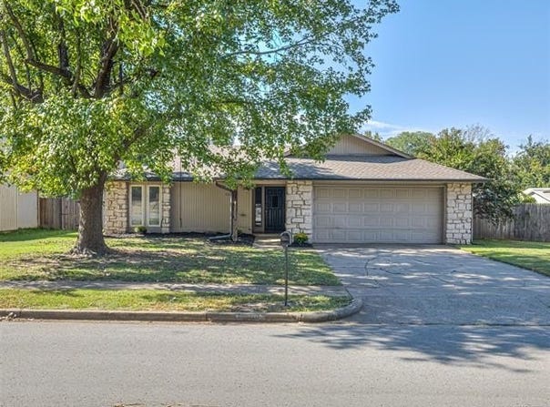 1230 N Ironwood Place, Broken Arrow, OK 74012