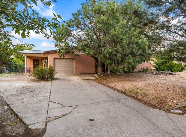 803 Sunset, Espanola, NM 87532