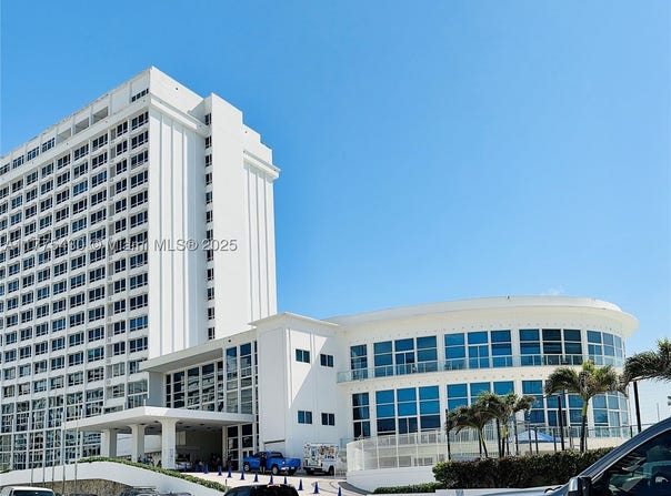 5445 Collins Ave, Miami Beach, FL 33140