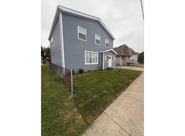 5708 W 84th Place, Burbank, IL 60459