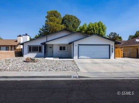 608 Ginger Ave, Ridgecrest, CA 93555