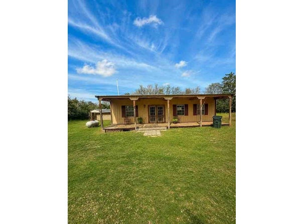 1007 Private Road 2002, Giddings, TX 78659
