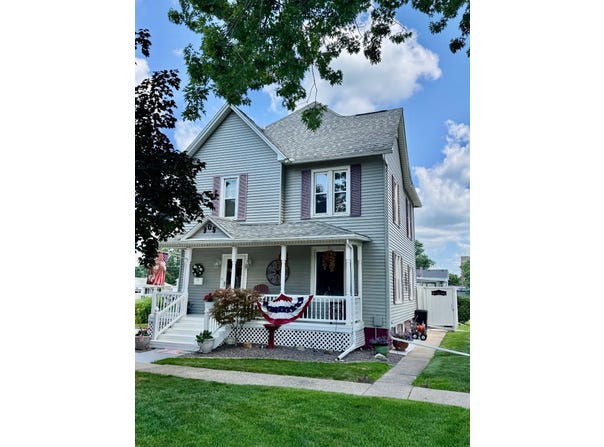 305 N Washington St, Abingdon, IL 61410