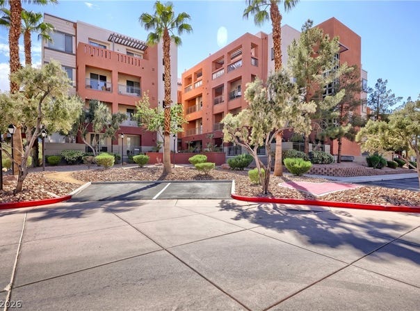 39 E Agate Avenue, Las Vegas, NV 89123