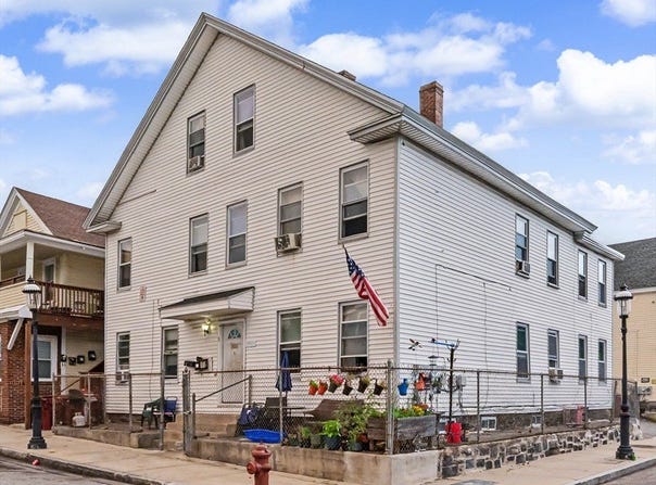 1 Dublin St, Lowell, MA 01854