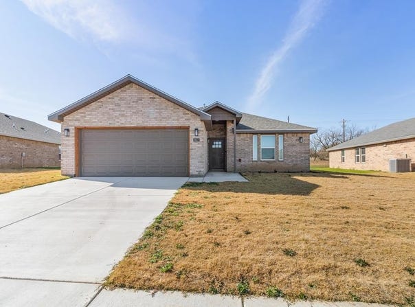 812 Bella Bvd, Coleman, TX 76834