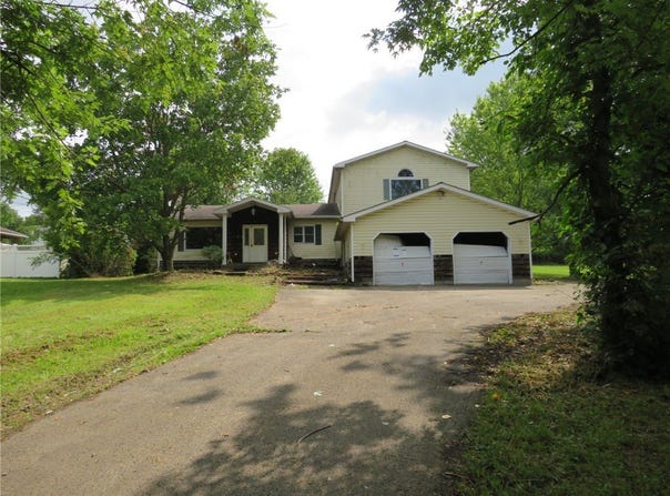 237 Everson Valley Rd, Bullskin Twp, PA 15425
