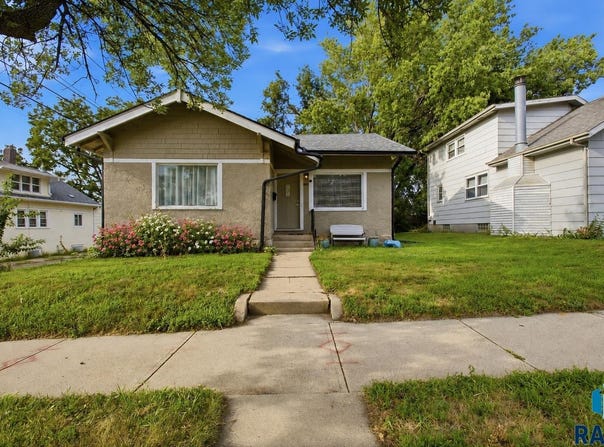 1406 W 9th St, Sioux Falls, SD 57104