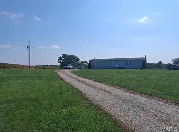 22086 Monroe Road 231, Paris, MO 65275