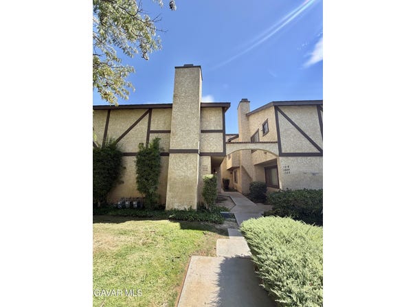 1316 W Ave J4, Lancaster, CA 93534
