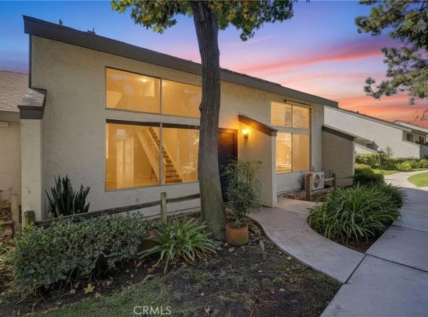 21341 Norwalk, Hawaiian Gardens, CA 90716